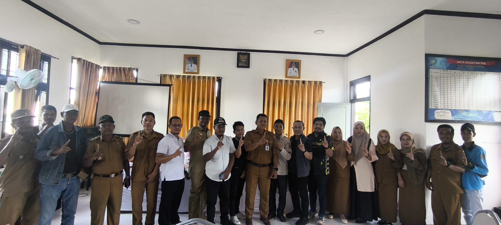 mengikuti kegiatan sosialisasi pembuatan dan pengembangan web site resmi desa